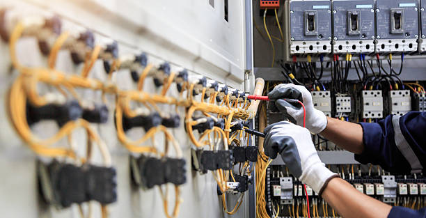 Professional Electrician technician working in Annapolis Neck, MD